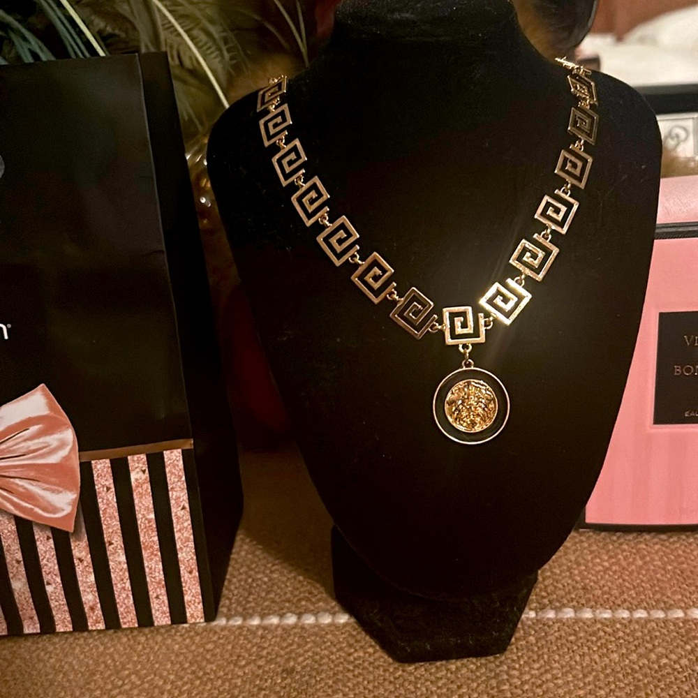 INSPIRED GUCCI  LION HEAD NECKLACE 18” with extender